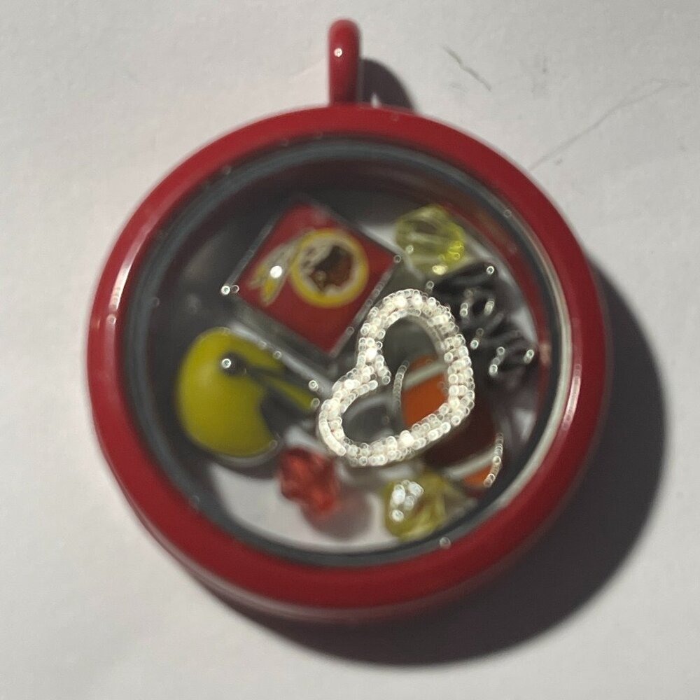 Washington Redskins NFL Memory Charm Locket w/ 22 IN chain NEW